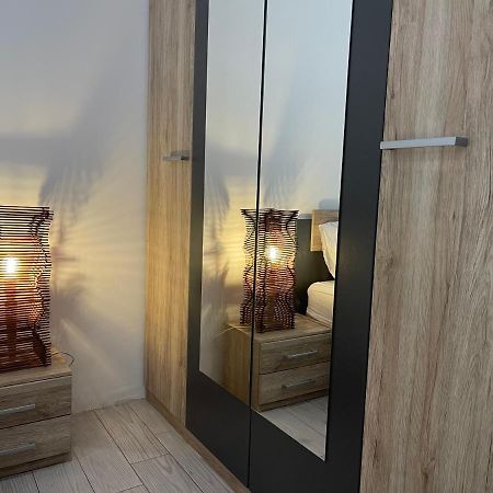 סיינט פול ביי City Center Properties - Modern Room With Ac & Ensuit Bathroom - Room 1 מראה חיצוני תמונה