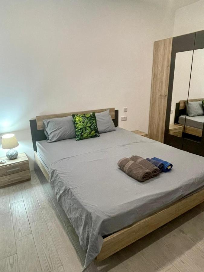 סיינט פול ביי City Center Properties - Modern Room With Ac & Ensuit Bathroom - Room 1 מראה חיצוני תמונה