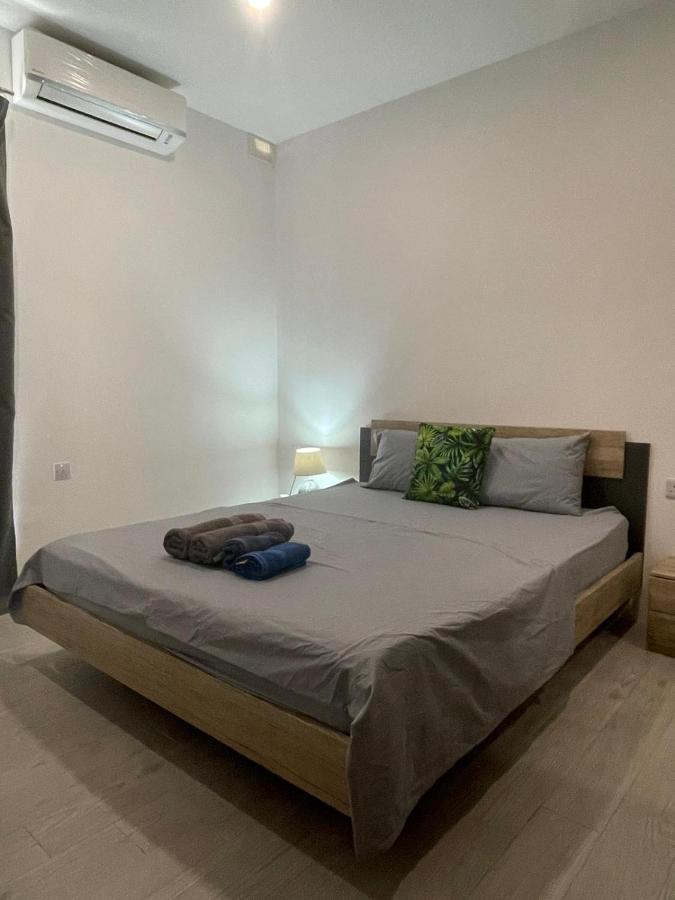 סיינט פול ביי City Center Properties - Modern Room With Ac & Ensuit Bathroom - Room 1 מראה חיצוני תמונה